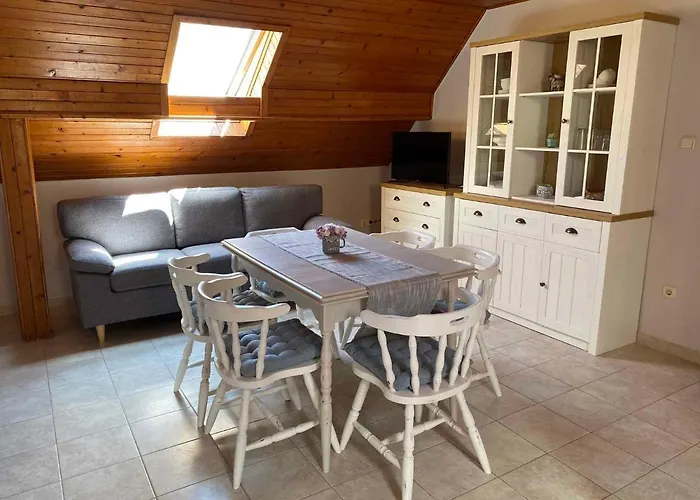 In - Balaton 27717 Siofok